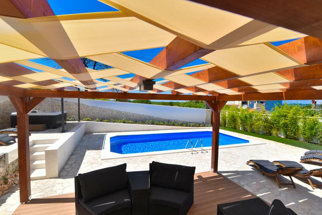 Villa Village Idylle With Heated Pool, Sauna, Jacuzzy And Private Parking Sukošan Exterior foto