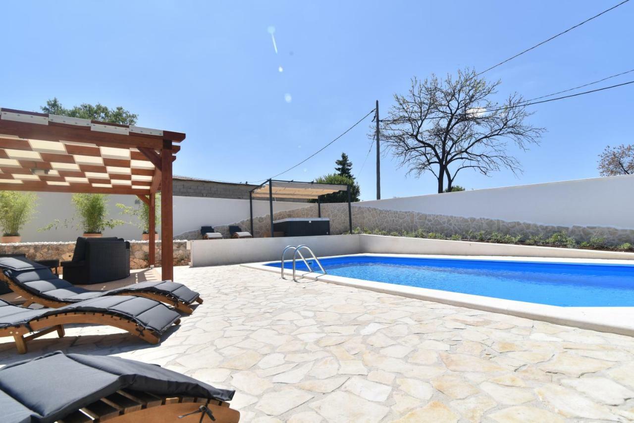 Villa Village Idylle With Heated Pool, Sauna, Jacuzzy And Private Parking Sukošan Exterior foto