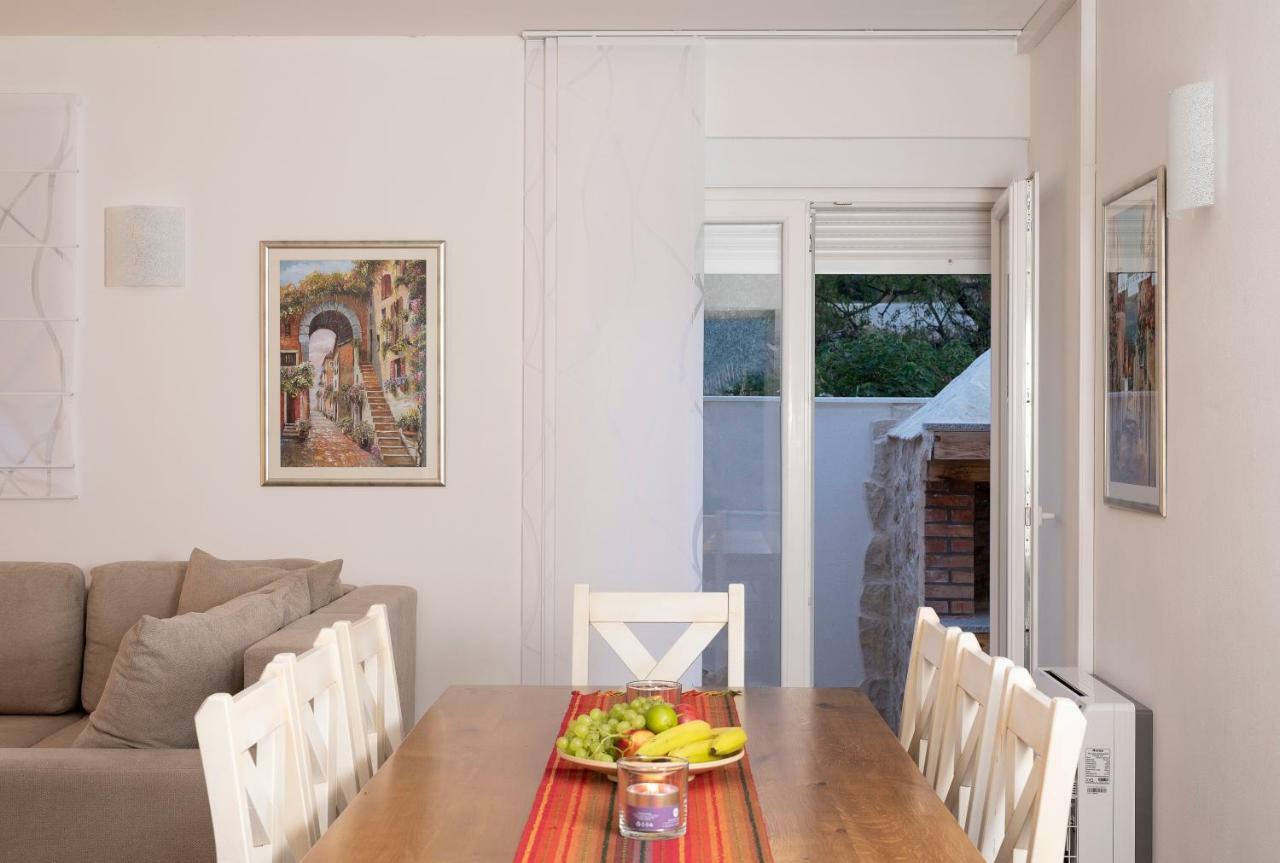 Villa Village Idylle With Heated Pool, Sauna, Jacuzzy And Private Parking Sukošan Exterior foto