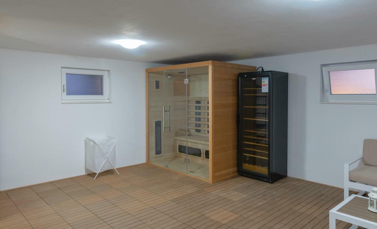 Villa Village Idylle With Heated Pool, Sauna, Jacuzzy And Private Parking Sukošan Exterior foto